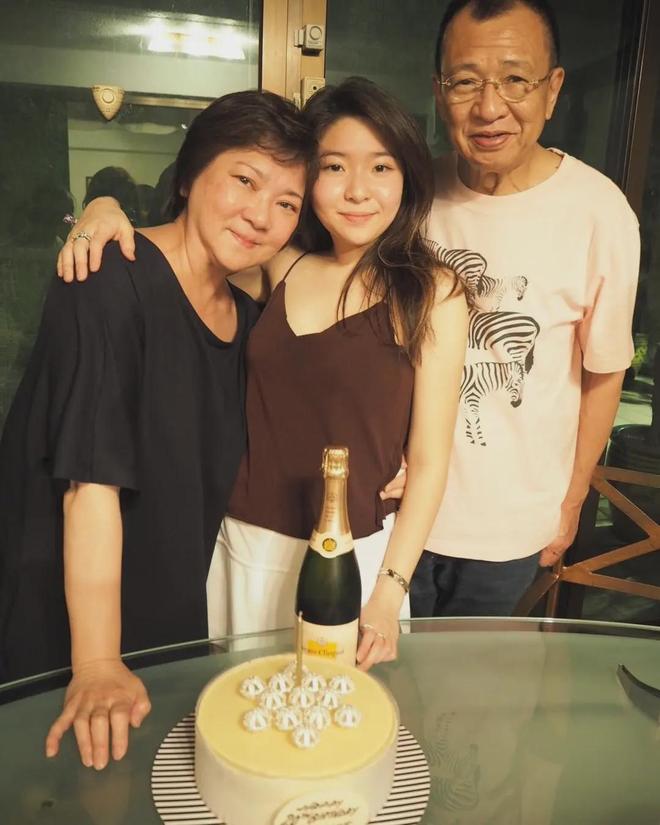方亿万身家近日同囡囡西安被捕获金牌绿叶祖上是四大盐商富甲一(图4)